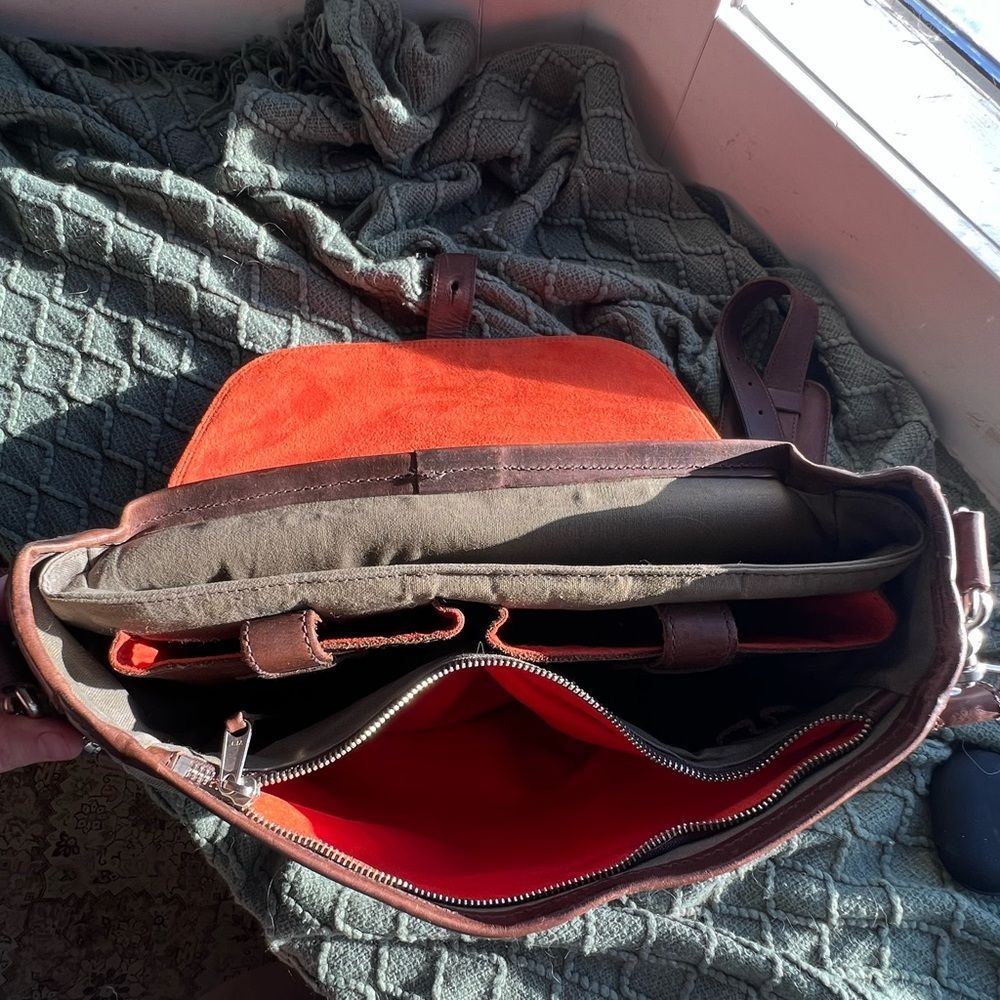 Pad & Quill Leather Messenger Bag - Picture 4 of 5